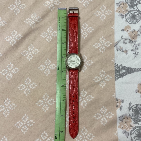 Ladies quartz watch. 4 different color straps. - Picture 3 of 3
